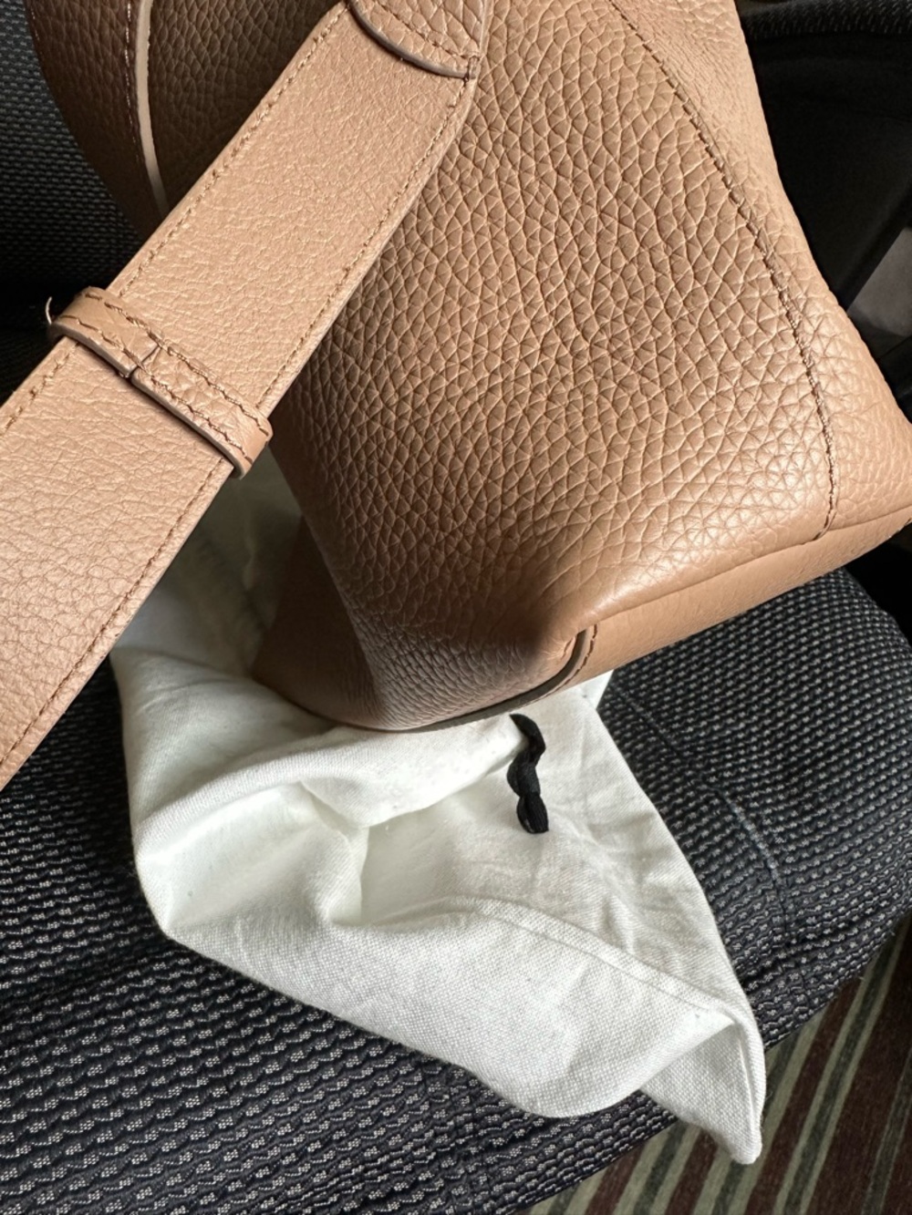 Cuyana Mini System Tote - cappuccino color - Picture 6 of 12
